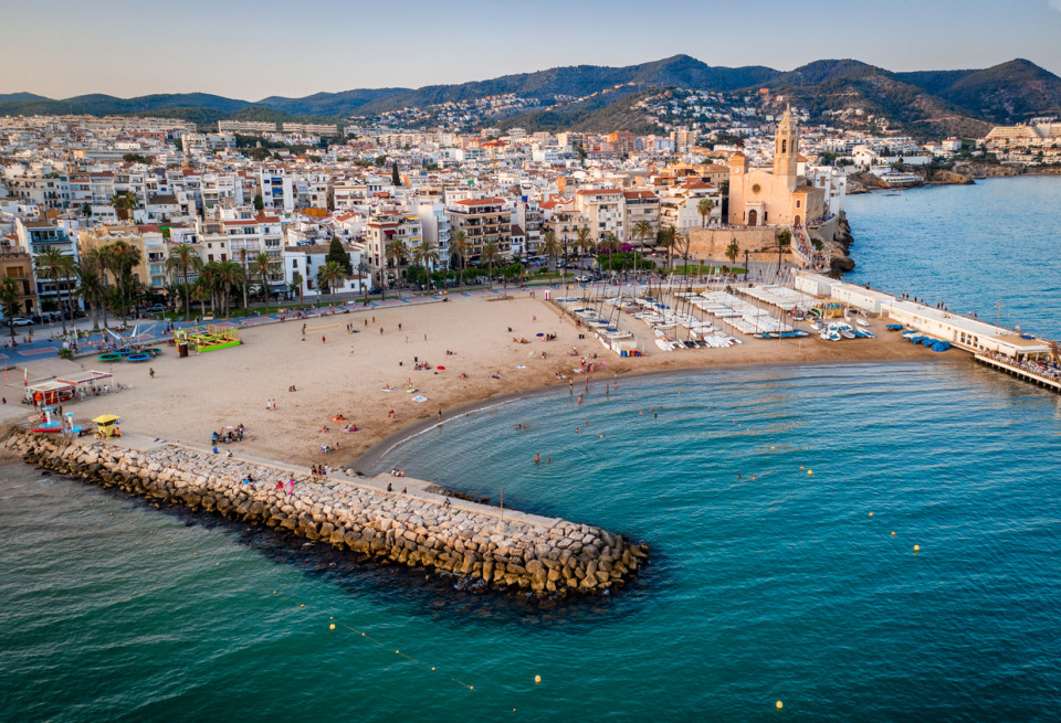 Sea, buildings, boats, beach